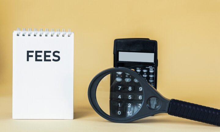 エキサイト電話占いのミツバ先生の鑑定料は？無料鑑定はある？